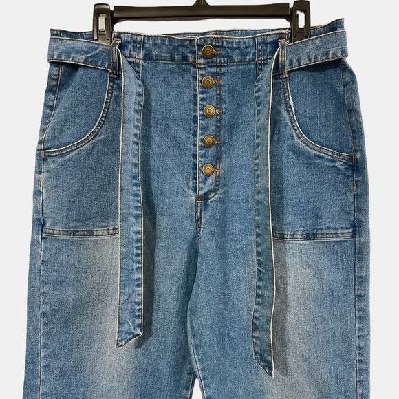 C&V Chelsea & Violet Women’s Blue Jeans Size 30 Stretch Cropped Button Fly Belt - Picture 4 of 9